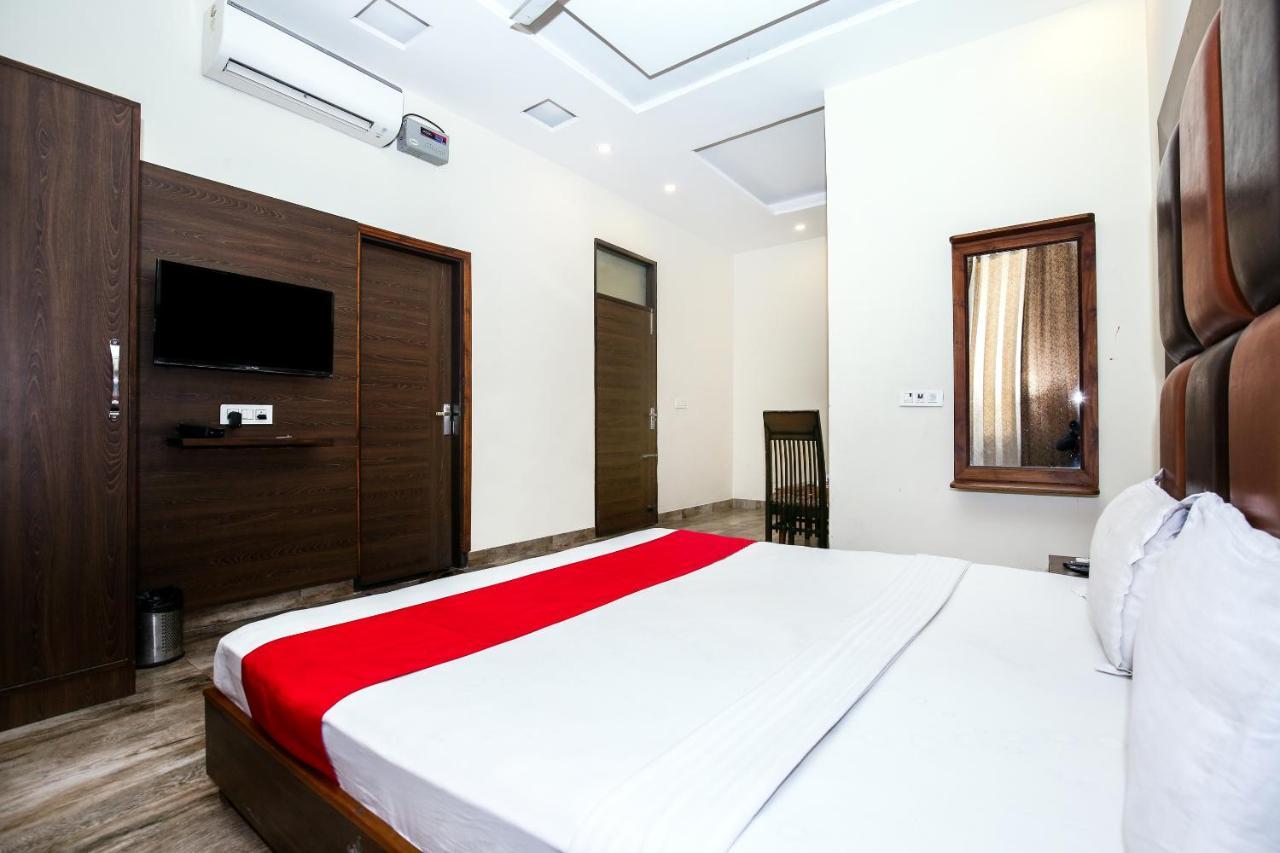 Hotel Hollywood Zirakpur Chandigarh - Family Hotel Экстерьер фото